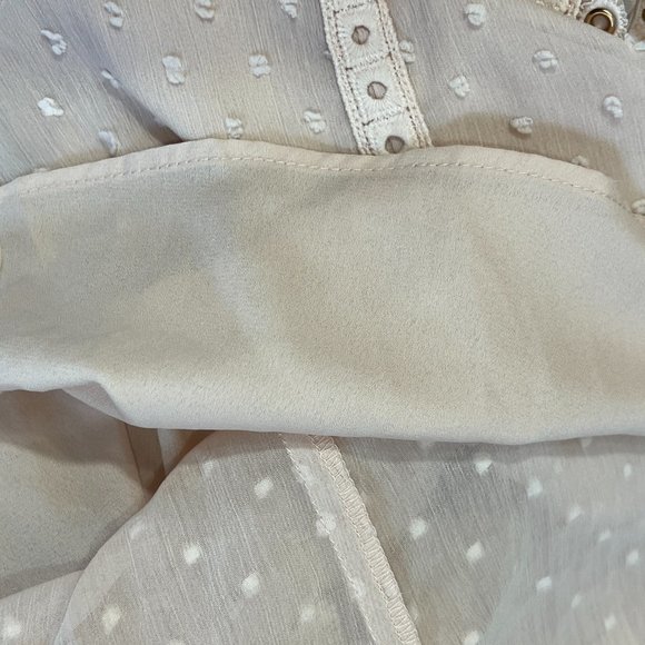 Gorgeous ALLISON New York Floral Embroidered Blouse in Blush Size Medium - Picture 12 of 12